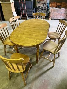 Extendable Dining table and 6 chairs