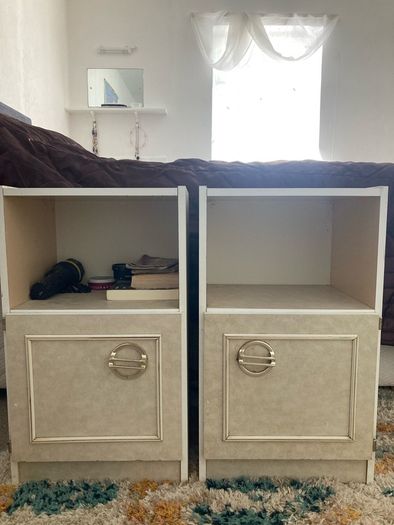 Two bedside lockers