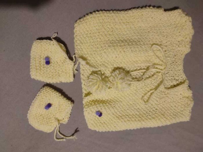 Knitted clothing
