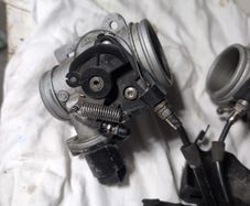 BMW r1200 GSA 2006 throttle bodies