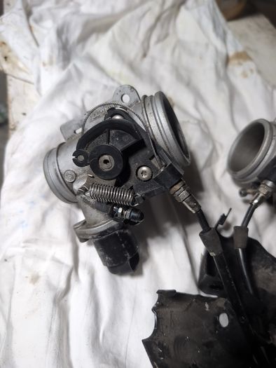 BMW r1200 GSA 2006 throttle bodies