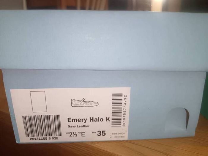 Clarkes girls shoes UK 2.5