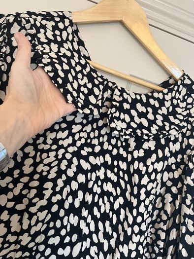 Black and cream Top