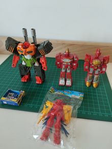 Lot of Mixed Vintage-Style Robots & Transformers