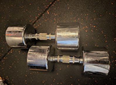 Pair of 20kg and 17.5kg dumbells