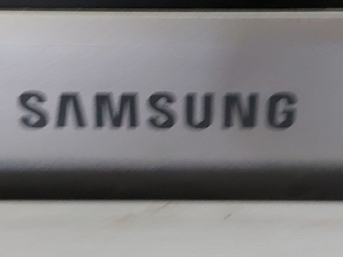 Samsung R530, Red, Intel Pentium Dual Core CPU T4400, 2.2GHz, Windows 7 Ultimate 32 bit, 4GB Ram, 150GB HDD, Opera, Chrome and VLC