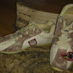 Trainers  Size 4
