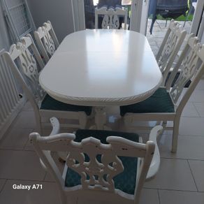 Dining Table & Chairs