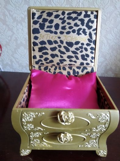 Special edition  Betsey Johnson Watch/Keepsake  Box