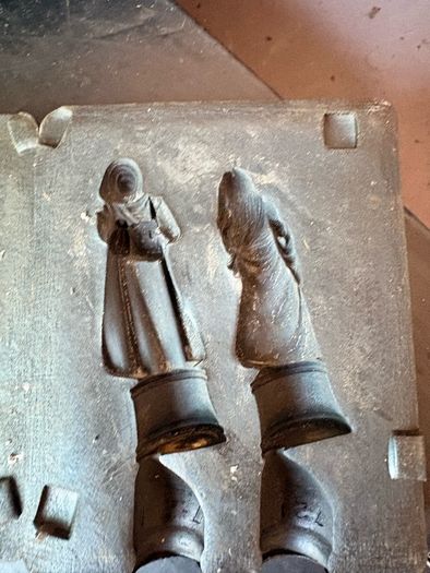 Casting chess sets