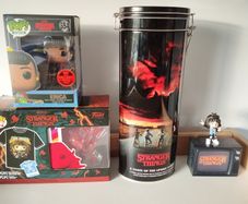 Stranger Things Collectors Bundle