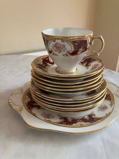 Vintage Royal Tara Fine Bone China Tea Set, Made in Ireland, 26 Pieces
