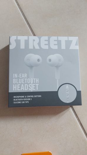 Headphones earbuds brand new many models available