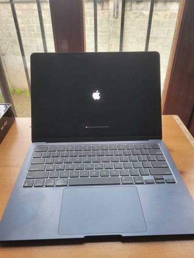Apple MacBook Air M2 13.6 Midnight 512GB - Used twice in entire life