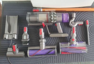 Dyson V11 Absolute