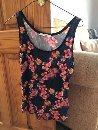 Oasis small size top