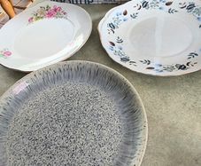 3 DIFFERENT PLATES - 1- Biscuit plateVintage Royal Grafton 1950s English Bone China Cake Plate 22.00 euro. 2- Biscuit plate Vintage 1960s, Colclough Linden Pattern Bone China .15.00 euro.3- Denby Halo Speckle Gray Coupe Dinner Plate 15.00 euro.