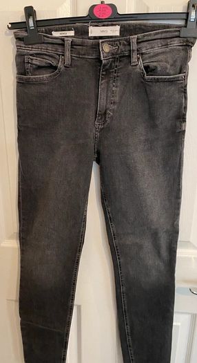 Black jeans Mango