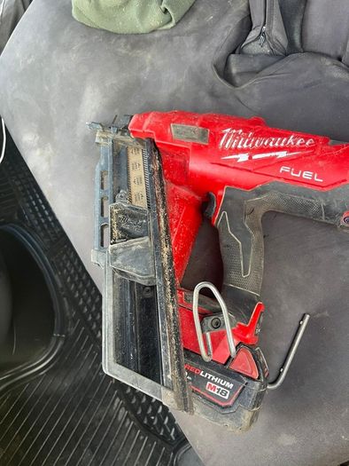 milwaukee nail gun
