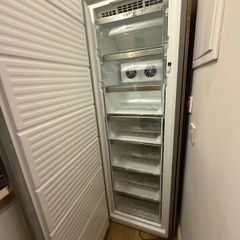 Whirlpool Upright Freezer Inox UW8 F2C XLSB UK 2