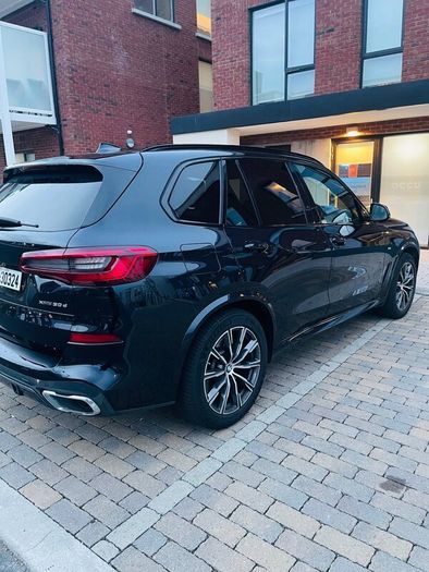 BMW X5 M Sport Carbon Black - 7 Seats [Reduced]