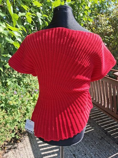 Beautiful red knitted cinched pleated top by ASOS DESIGN.