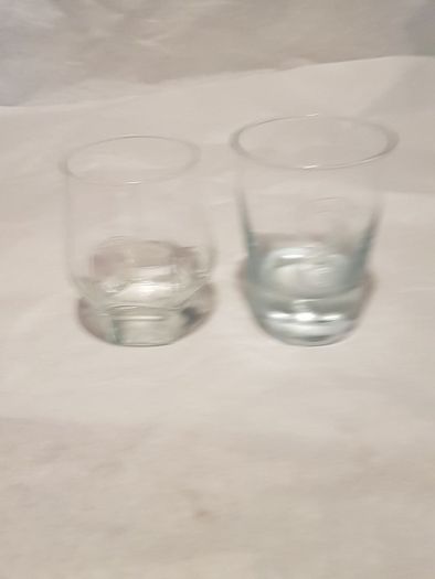 4x glasses ,,2x whiskey glasses 2 x baileys glasses tumblers 1x johnnie walkers 1 x tullamore dew, 2x Bailey's ,prefect condition,,buyer collects thank you,powers sold .