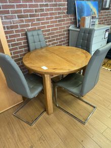 table + 4 chairs