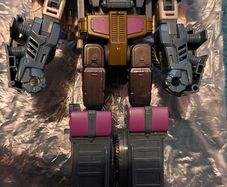 Transformer / toy / combiner