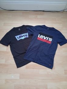 Levi's T-shirt x 2