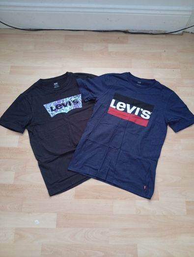 Levi's T-shirt x 2