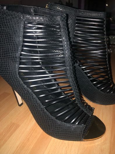 size 6 River Island strappy with gold toe tips
