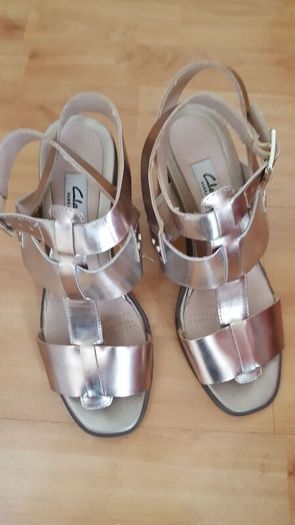 Ladies Clarks Sandals UK4