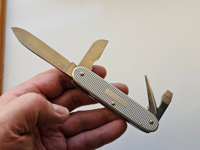 Victorinox Pioneer Electrician Alox Swiss Army Knife