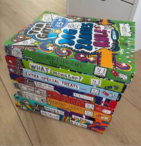 Tom Gates - set of 8 books - In good condition