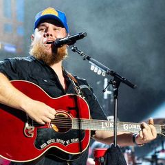 Luke combs Sunday 19th
