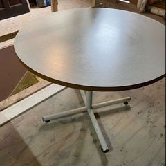 Round Table