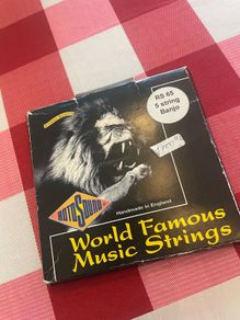 banjo strings