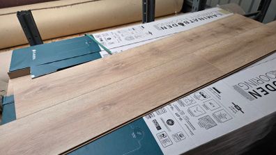 Sand Oak 7mm Click Laminate Flooring - 2.467m2 Box