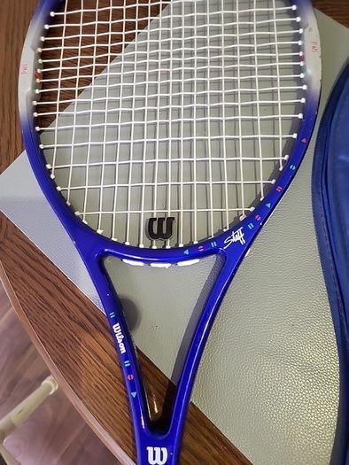 Tennis racket Wilson