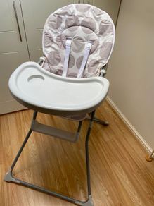 Child feeding chair