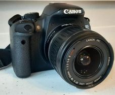 Canon EOS 700D DSLR Bundle + Lens - Boxed & Perfect Condition