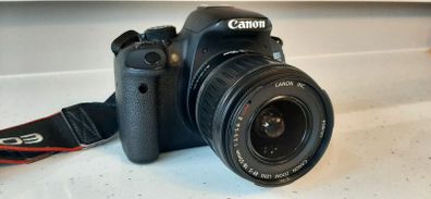 Canon EOS 700D DSLR Bundle + Lens - Boxed & Perfect Condition