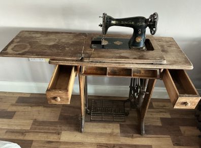 Vintage Singer Sewing Machine