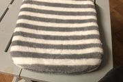 Hot water bottle