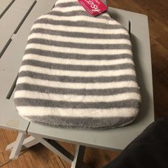 Hot water bottle