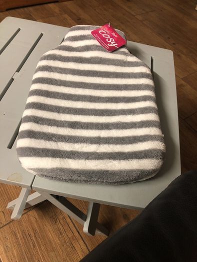 Hot water bottle