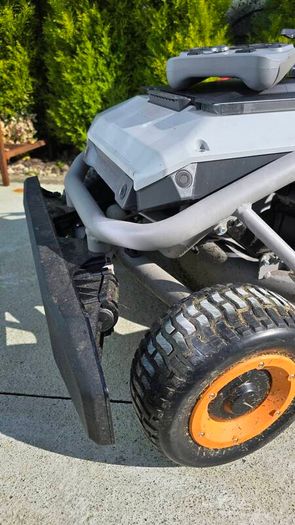 Mowrator S1 4WD Remote controled lawn mower