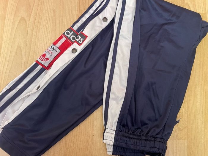 Adidas - Tracksuit bottoms - Size Medium - Buttons