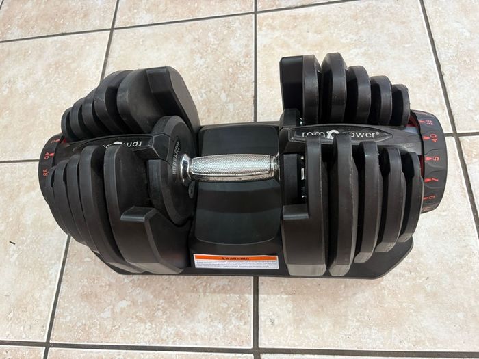 Selectable Dumbbell 1 X 2.5-40kg Operates Smoothly!